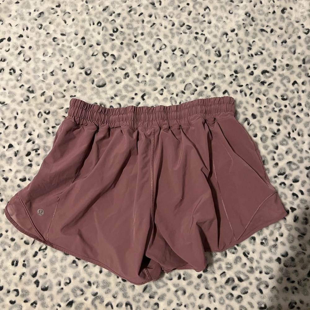 🍋 lululemon hotty hot shorts! - Picture 3 of 3